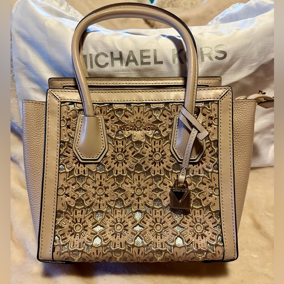Michael Kors Crossbody NEW - Picture 1 of 6